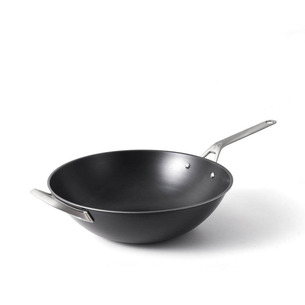 Tri-Ply Carbon Steel 
13-Inch Wok with Helper Handle